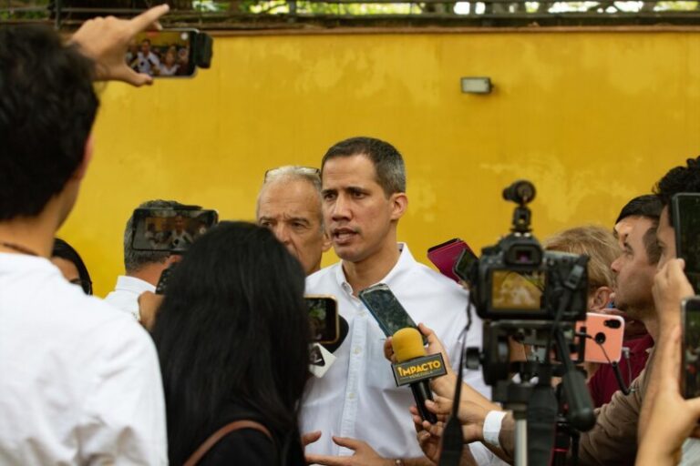 Guaidó es expulsado de Colombia por estar en «situación irregular»