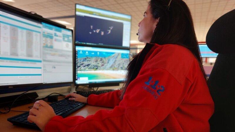 La colisión entre una grúa y un turismo deja una mujer herida