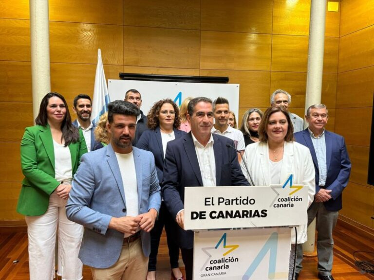 Calzada y Suárez acompañan a Candil al Ayuntamiento de Las Palmas de Gran Canaria