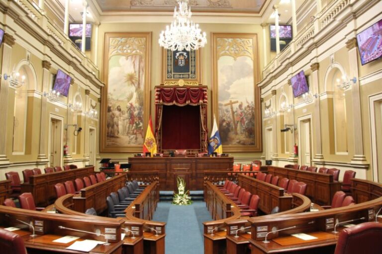 El Parlamento investirá al nuevo presidente al borde de la campaña electoral