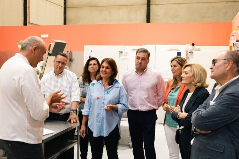 1.400 aparcamientos en Santa Cruz de Tenerife y mejorar la formación, compromisos del PP