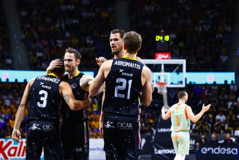 El Lenovo Tenerife superó este domingo al Cazoo Baskonia (83-81)