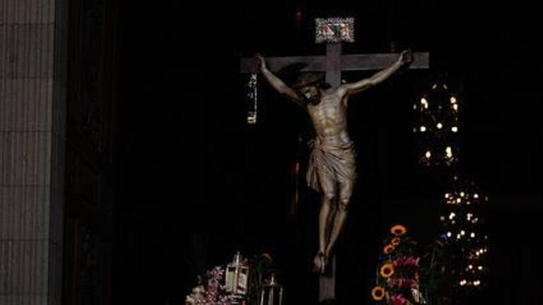 La Procesión Magna Interparroquial recorre las calles de Las Palmas de Gran Canaria