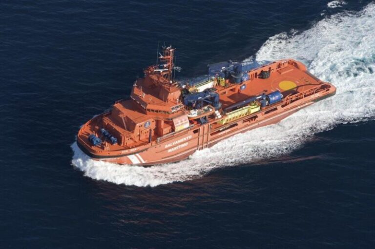 Quinto día de búsqueda del marinero del Vilaboa, a la espera de un segundo robot