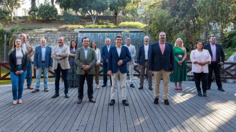 Galván recorre Triana explicando su programa electoral