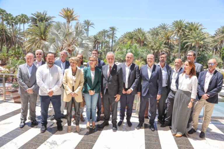 El PSOE muestra su apoyo al turismo sostenible y al sector primario