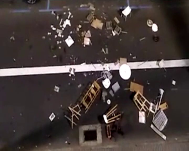 Un turista reserva una vivienda vacacional en Gran Canaria y acaba lanzando el mobiliario por la ventana