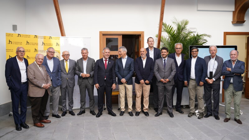 Torres con empresarios