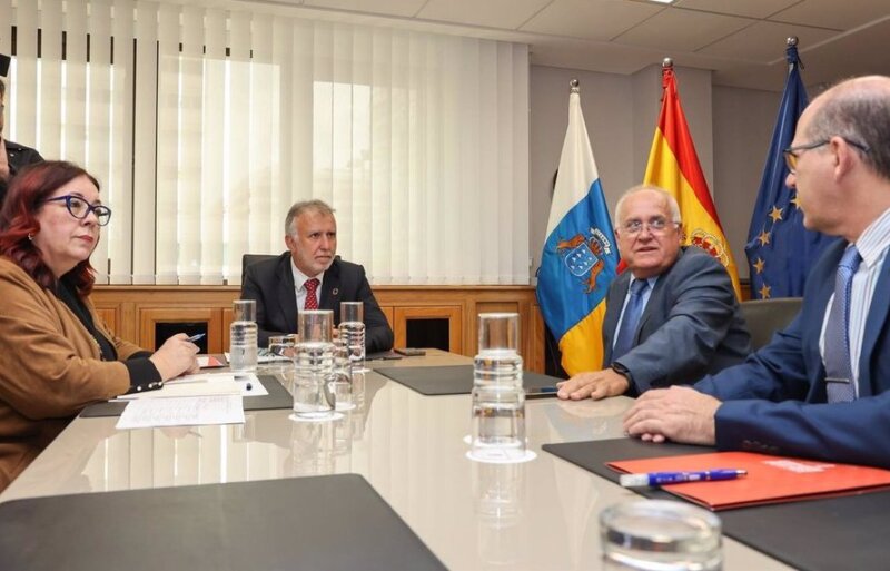 Desconvocada la huelga de transporte escolar en Canarias