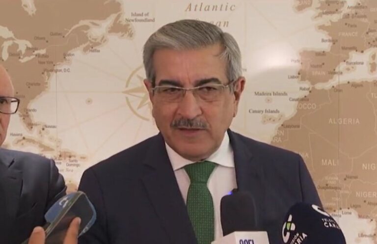 Rodríguez apunta al Estado para pagar la OSP Lanzarote-Madrid