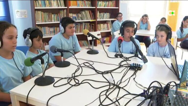 Más de 30 colegios de Tenerife fomentan la convivencia a través de la radio