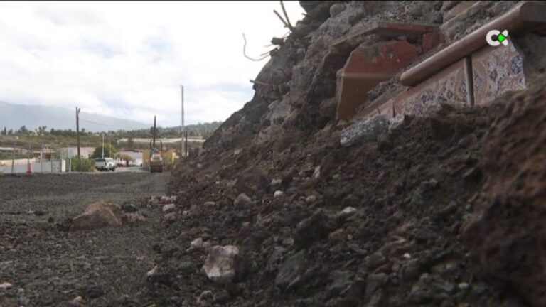 El barrio de La Laguna, en La Palma, recibe la primera licencia sobre colada