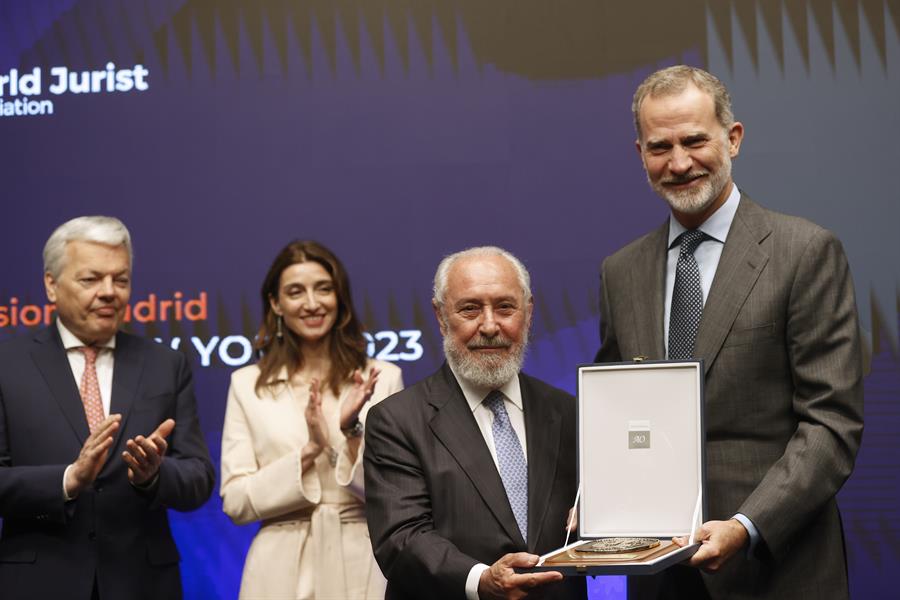 El rey advierte de que la guerra de Ucrania “amenaza seriamente” a la democracia