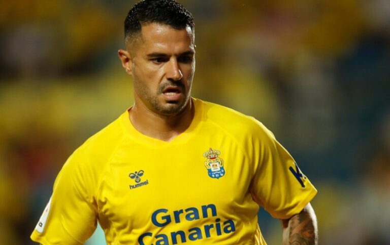 Vitolo estará de baja entre ocho y diez meses