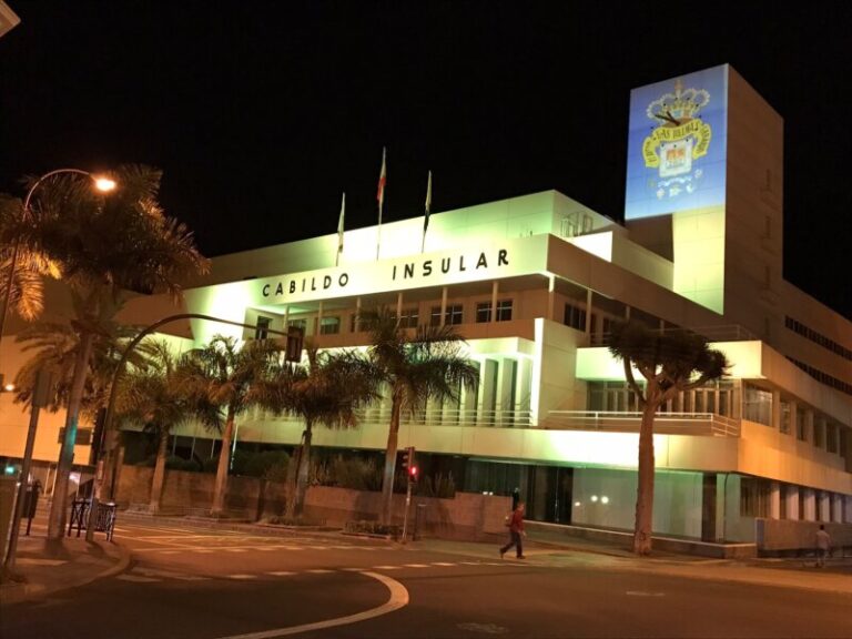 La UD Las Palmas juega los 90 minutos que le separaban de su sueño