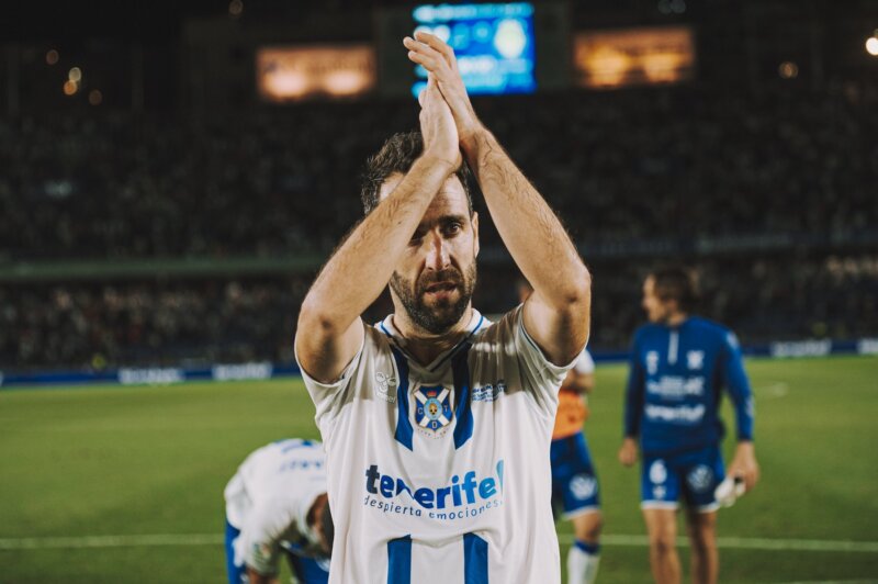 Carlos Ruiz CD Tenerife se despide del club después de diez años
