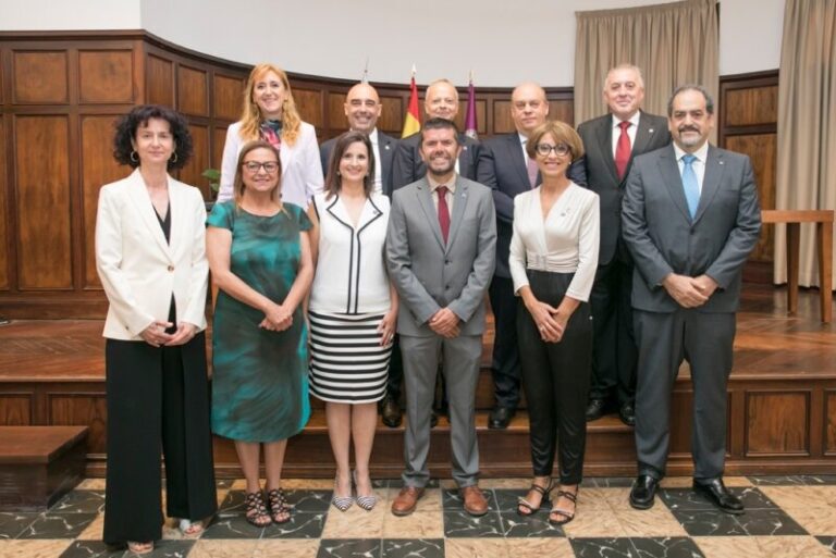 Los vicerrectores de Francisco García toman posesión en Tenerife