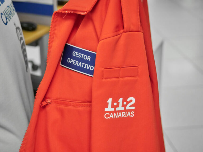 Un hombre fallece tras caer por un acantilado con su coche en Lanzarote