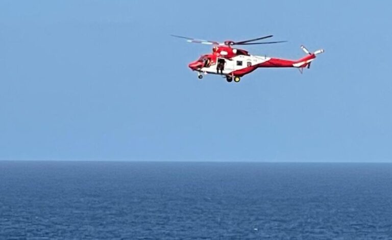 Herido grave un escalador al caerle una piedra en la cabeza en La Galería en el sur de Tenerife