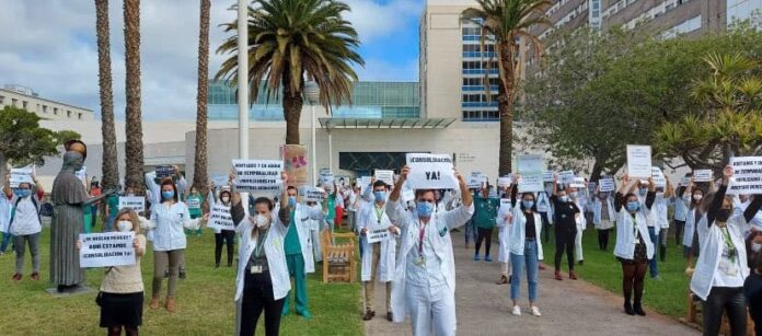 Huelga de médicos a las puertas del Complejo Hospitalario Universitario de Canarias