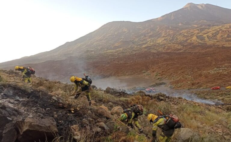 El conato de incendio en el Parque Nacional del Teide está ya controlado