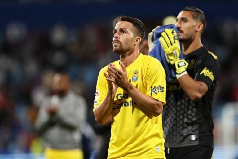 Las Palmas suma un punto pero pierde la opción de ser segundo