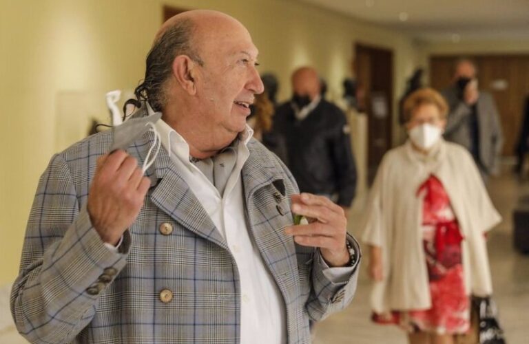 Detenido el modisto Francis Montesinos por un supuesto caso de abuso de menores