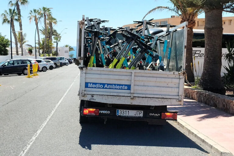 Retiran 200 patinetes en Costa Calma por incumplir la ordenanza municipal
