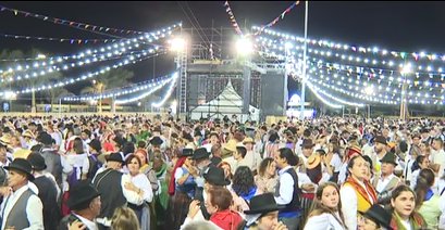 Miles de personas participaron en el Baile de Taifas de Puerto del Rosario