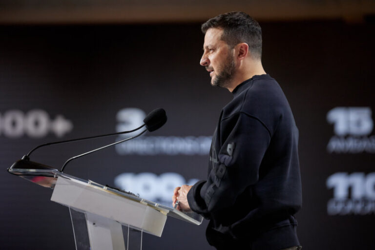 Zelenski dice que Rusia será derrotada en Ucrania, «igual que lo fue el nazismo» en la Segunda Guerra Mundial