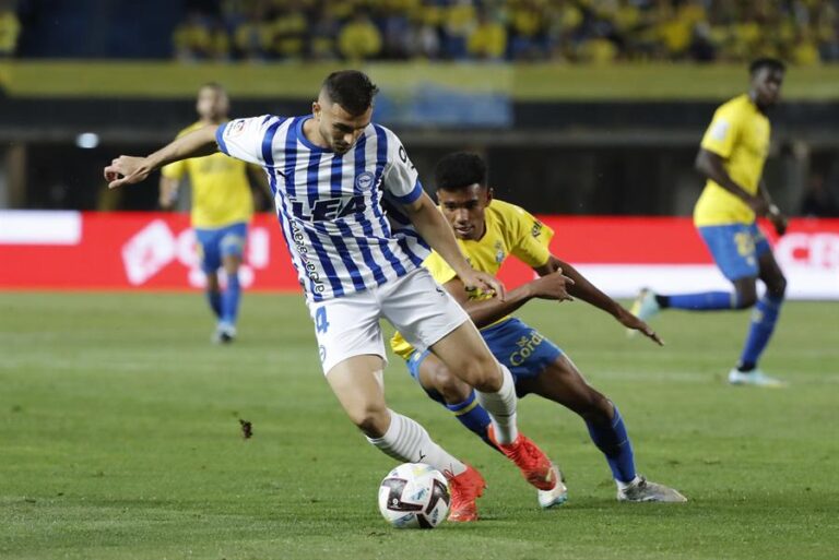 El partido Las Palmas-Alavés, en imágenes