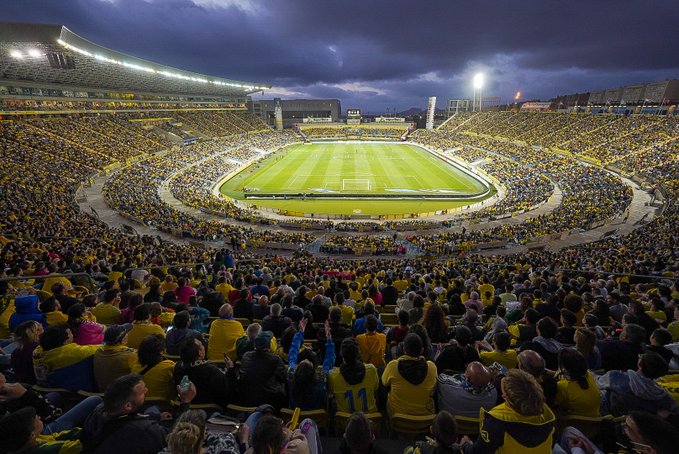 Un aficionado de la UD Las Palmas sufre un infarto durante el partido en el Estadio de Gran Canaria