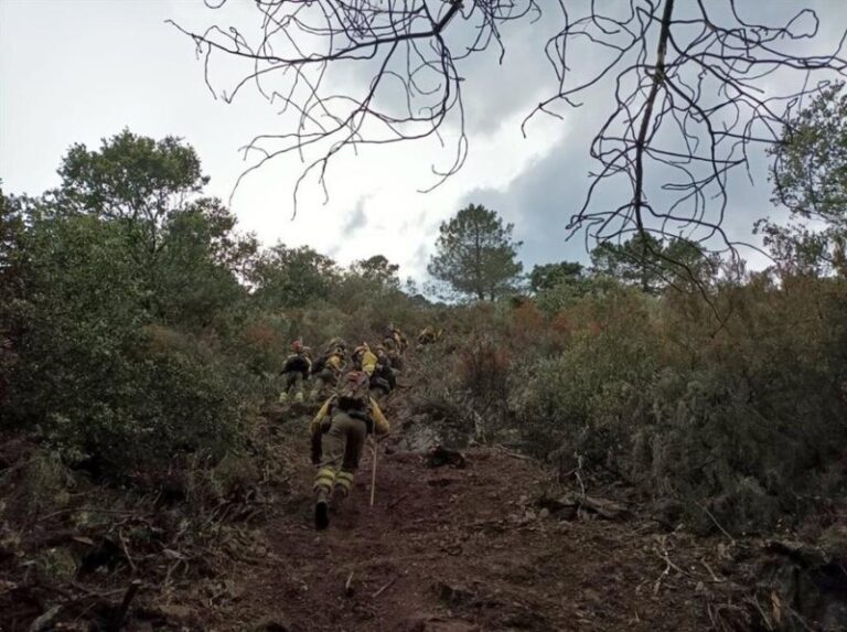 Los vecinos de Ovejuela pueden regresar a casa tras estabilización del incendio en Cáceres