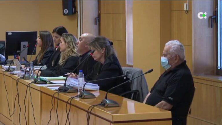 Se enfrenta a veintidós años de prisión por asesinar presuntamente a su mujer