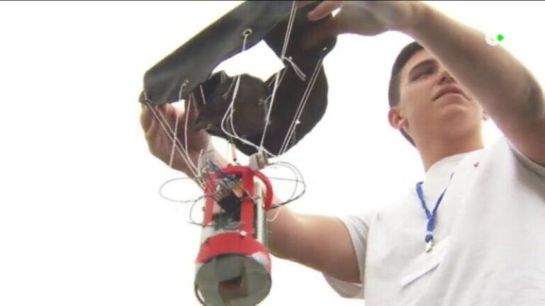 Varios centros canarios lanzan sus minisatélites para una iniciativa europea