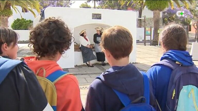 Los oficios en riesgo de extinción cobran vida en un colegio de Tenerife