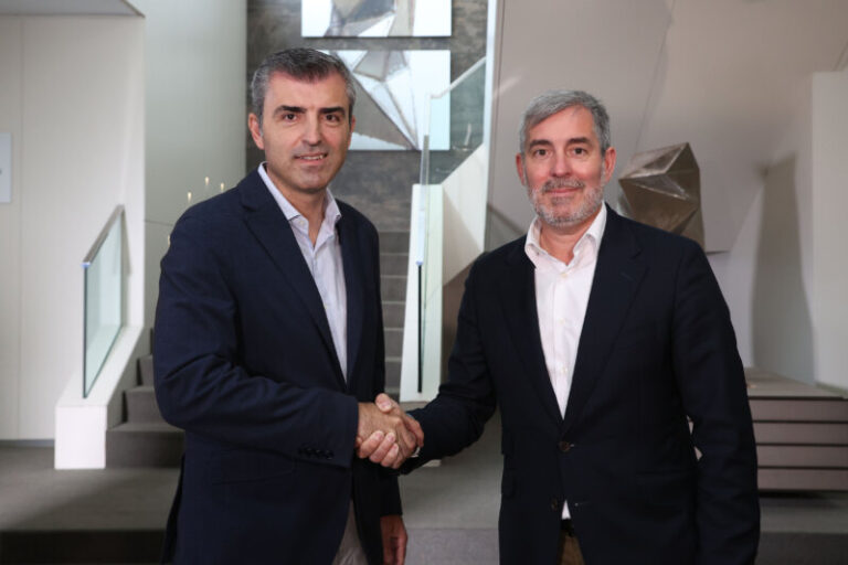 CC y PP acuerdan el pacto para gobernar en Canarias