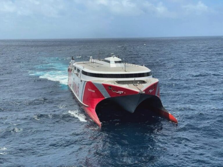 Los transportistas de El Hierro anuncian un paro general ante los problemas en las comunicaciones marítimas