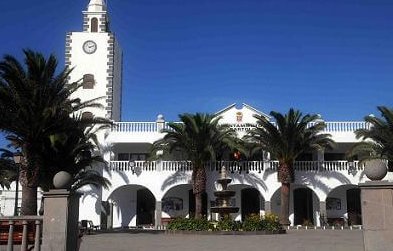 Detenida por romper 40 neumáticos de 15 vehículos, la mayoría del Ayuntamiento de San Bartolomé