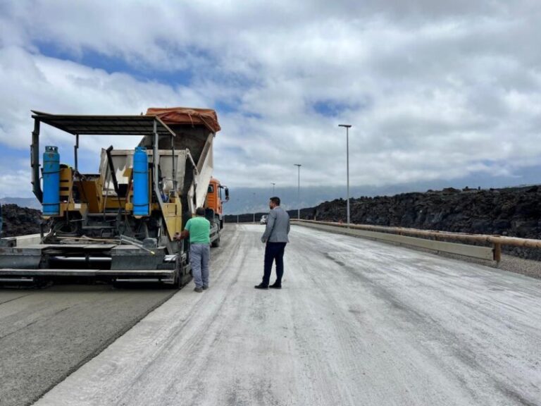 Se agrieta la nueva carretera de La Palma