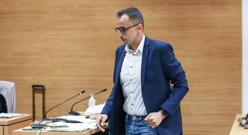 El asesino confeso de la joven paraguaya residente en Lanzarote Romina Celeste Núñez, Raúl Díaz Chacón, en la Ciudad de la Justicia ante la Sección Segunda de la Audiencia Provincial de Las Palmas, a 2 de junio de 2023, en Las Palmas de Gran Canaria, Gran Canaria, Canarias (España). El marido de Romina Celeste se ha declarado culpable de homicidio, malos tratos y el resto de cargos que formulados contra él y ha aceptado la condena que propone la Fiscalía: 15 años y 9 meses de prisión. Ha confesado ante el Jurado que lo juzga por homicidio que la mató la madrugada de Año Nuevo de 2019, algo que admite por primera vez cuatro años después, y que luego hizo desaparecer su cuerpo. 02 JUNIO 2023;MARIDO DE ROMINA CELESTE;CONFIESA QUE LA MATÓ: AUDIENCIA PROVINCIAL DE LAS PALMAS;GRAN CANARIA Europa Press / Europa Press 02/6/2023