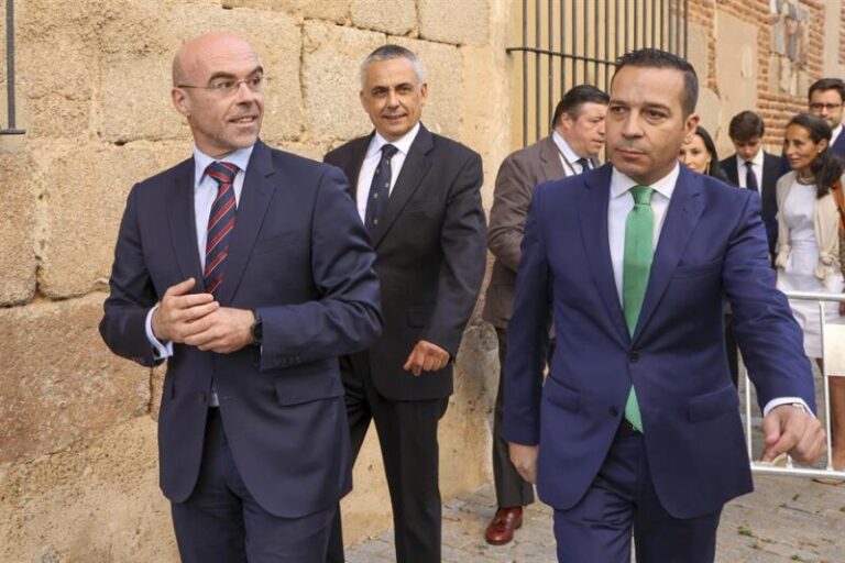 El PSOE retiene la Presidencia de la Asamblea de Extremadura por falta de acuerdo PP-Vox