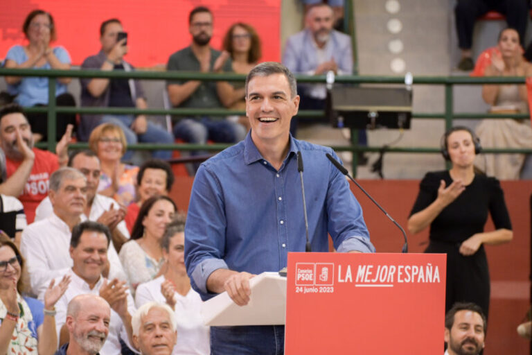 Pedro Sánchez en su visita a Tenerife alerta sobre «el poder de destrucción» de los acuerdos entre PP y Vox
