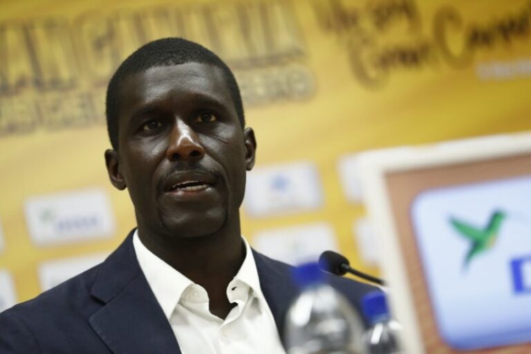 Savané quita hierro al mal inicio