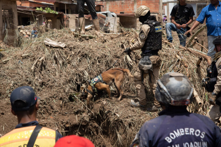 Al menos doce muertos por asfixia en una mina en Venezuela