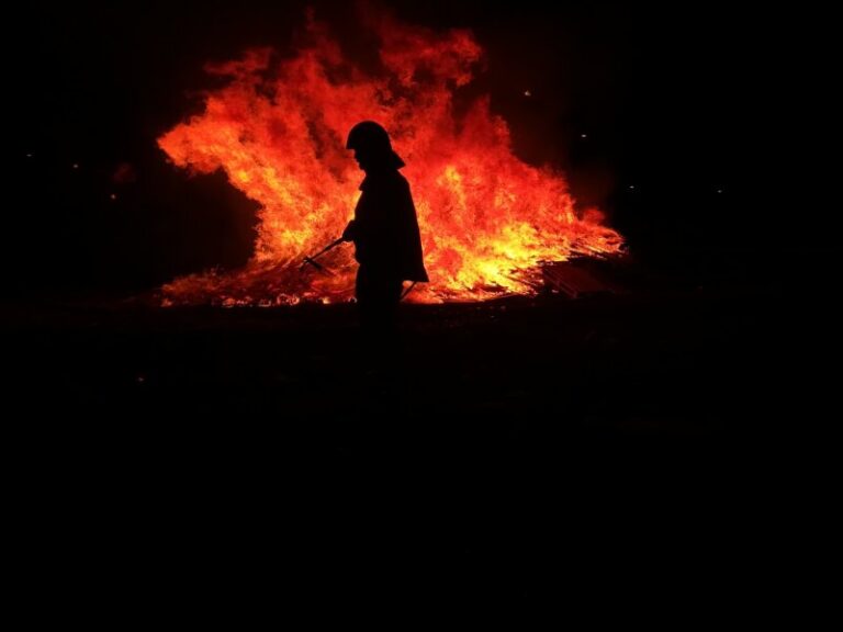 Las hogueras de San Juan se adelantan en María Jiménez
