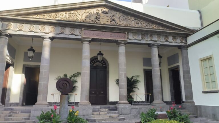 PSOE, CC y PP registran a sus candidatos a los órganos del Parlamento de Canarias