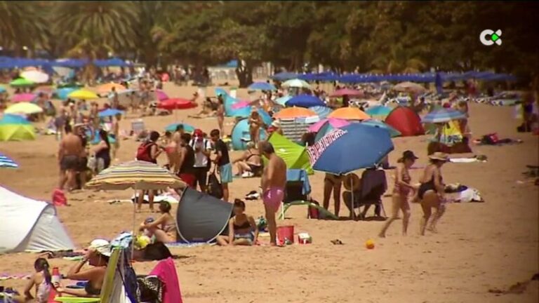 Cruz Roja pone en marcha un amplio dispositivo que velará por las seguridad de las playas de Canarias