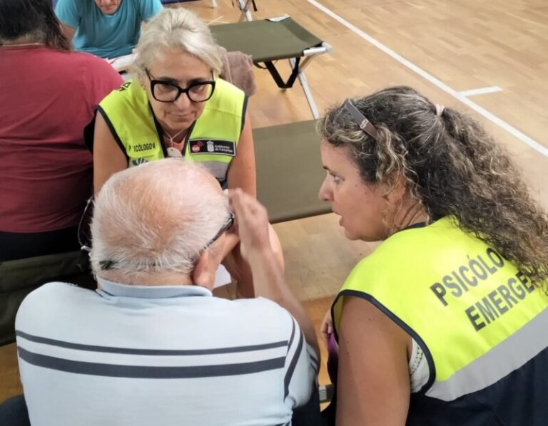 El Colegio de Psicología atiende a más de un centenar de afectados por el incendio de La Palma