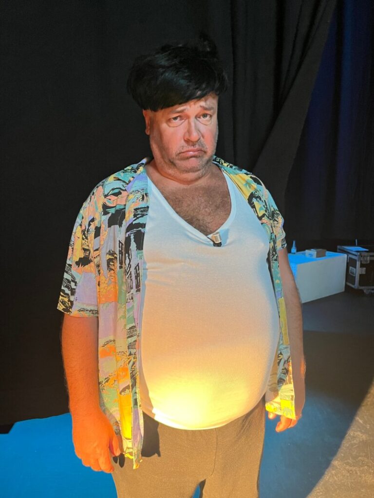 Foto de rodaje de 'En Otra Clave' en el Auditorio Víctor Jara de Vecindario, (Gran Canaria), 2023